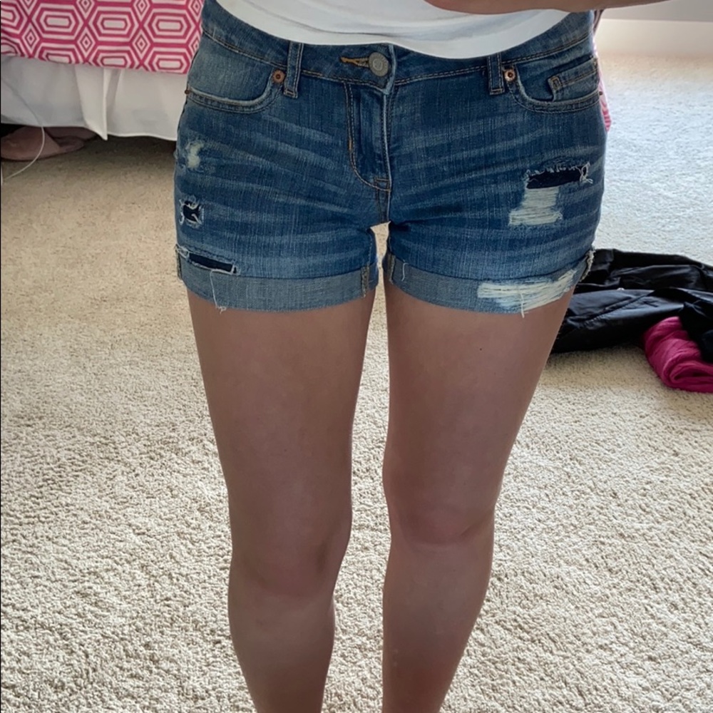 Jean shorts distressed